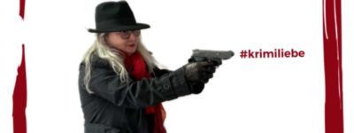 Marie liebt Krimis, Bild zeigt Marie verkleidet mit einer Pistole Text: #krimiliebe, www.mariechristin.de
